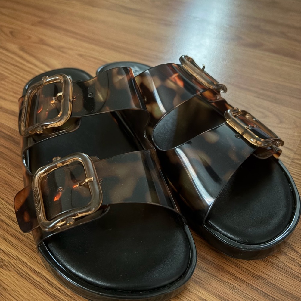 Women's Tortoiseshell Buckle Slide Sandals - Black Footbed